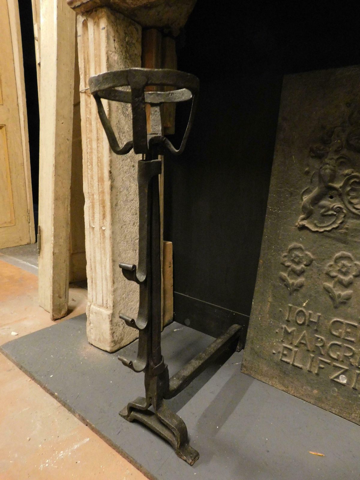 Pair Of Iron Antique Fire Dogs With Cup Holder 19th Century Italy photo vinterior