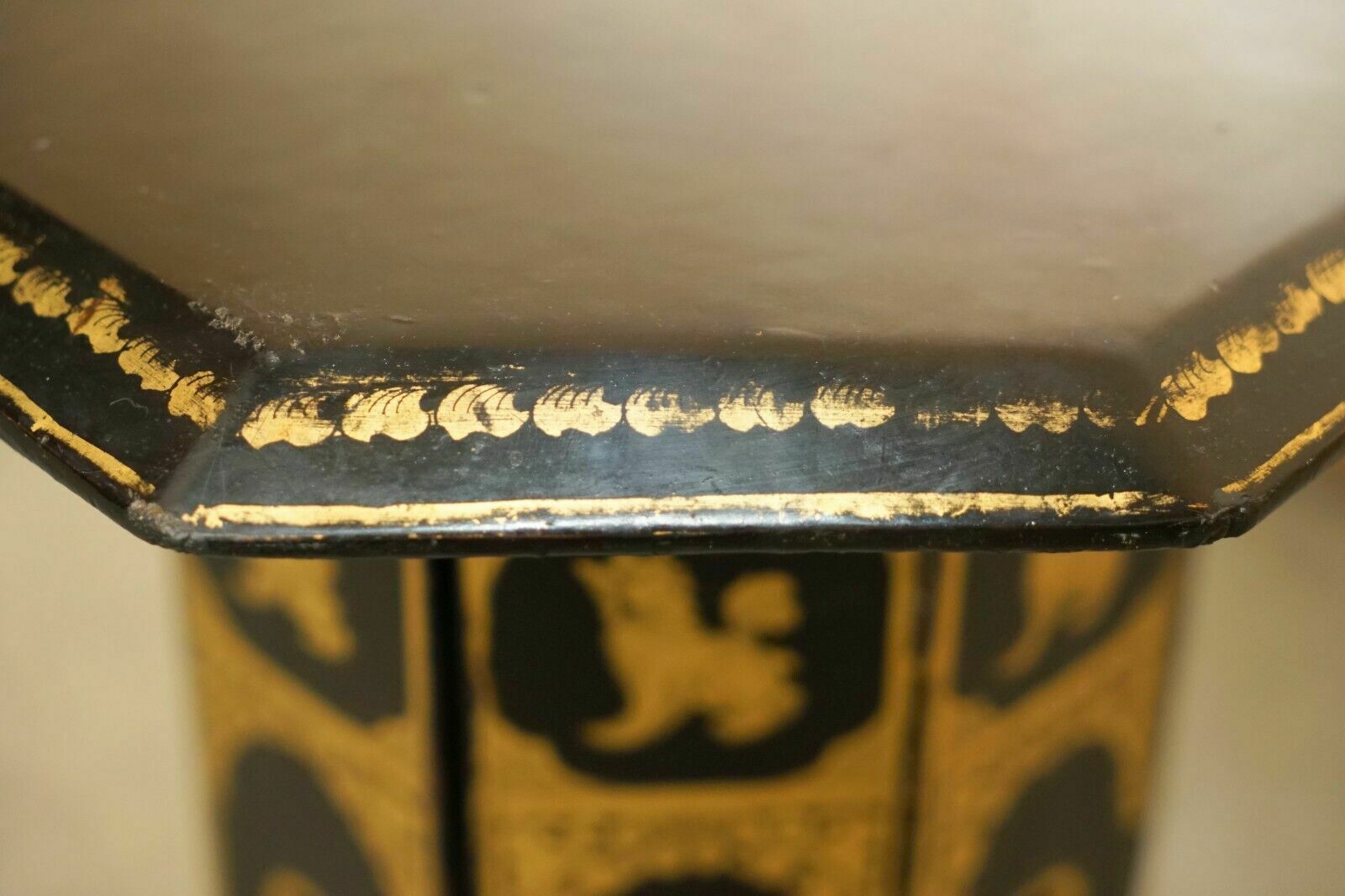 photo vinterior Antique Victorian Circa 1900 Chinese Chinoiserie Lacquered Folding Side Table