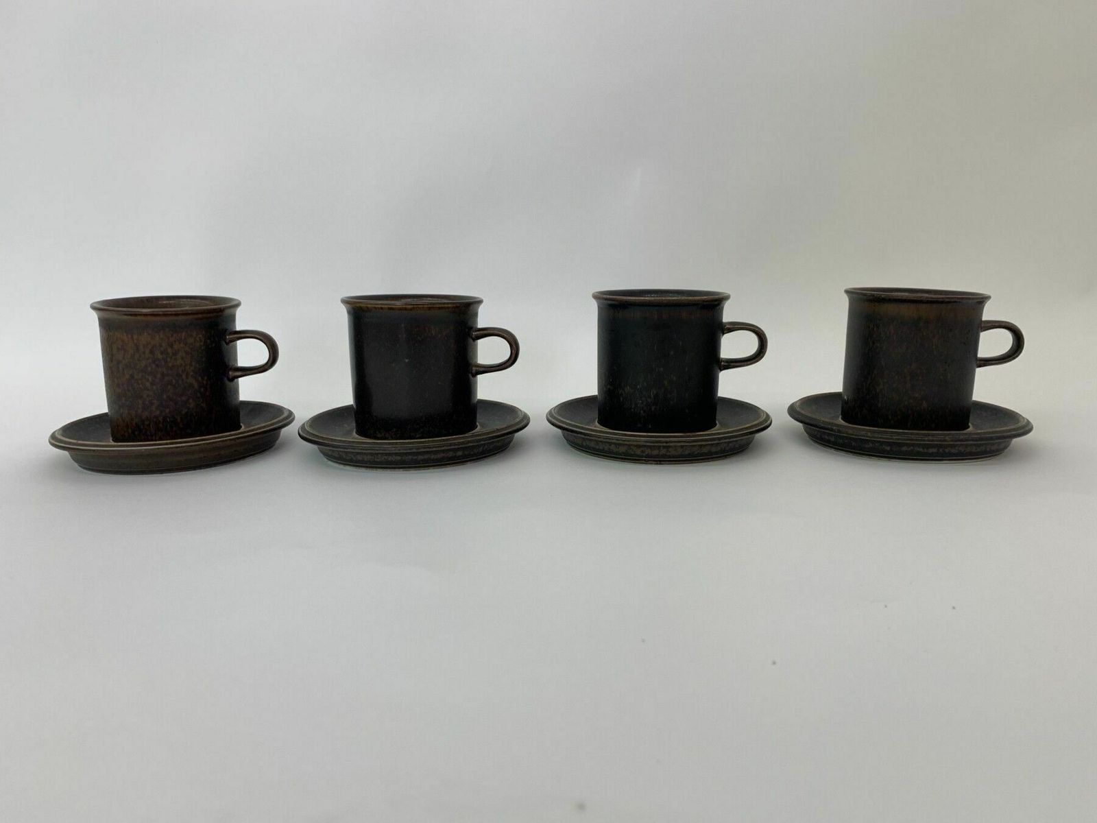 Set Van 4 Kopjes, Ulla Procope Voor Arabia Finland, Model 'Ruska' photo for sale