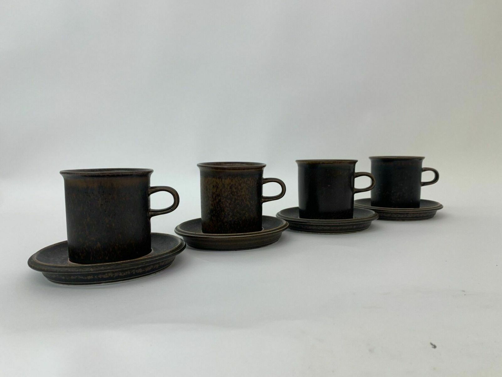 Set Of 4 Cups Ulla Procope For Arabia Finland Model ‘Ruska’ photo vinterior