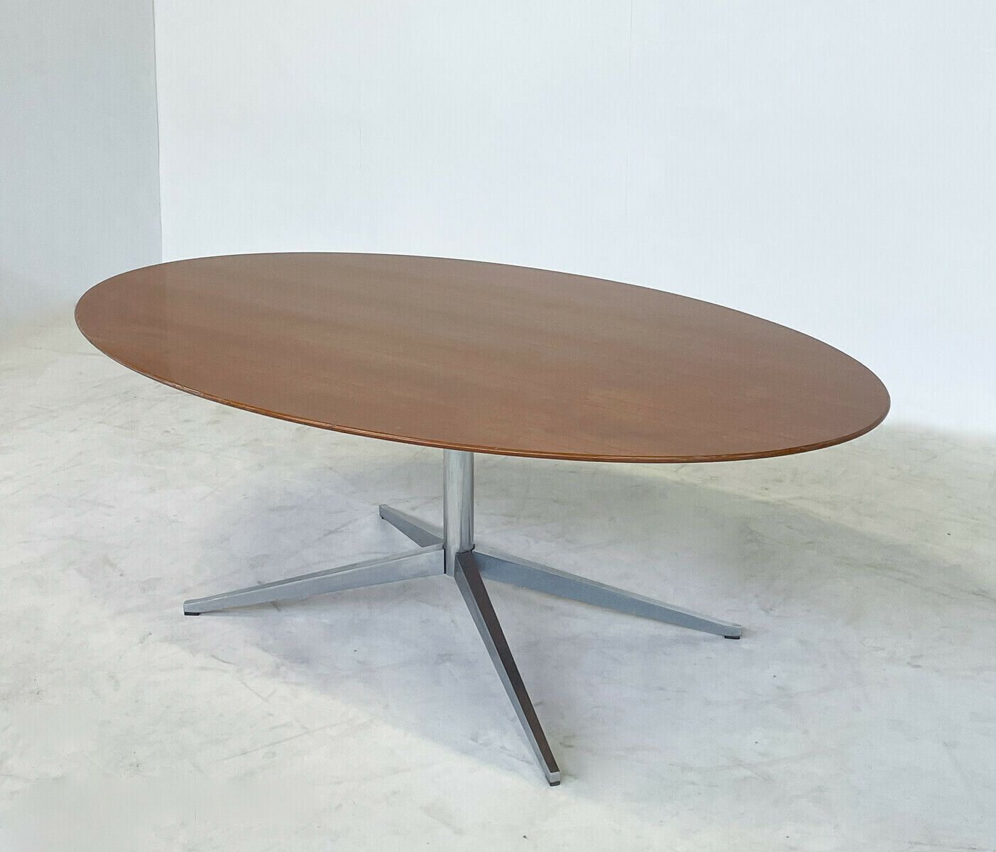 Mid Century Modern Oval Dining Table By Florence Knoll photo furniture