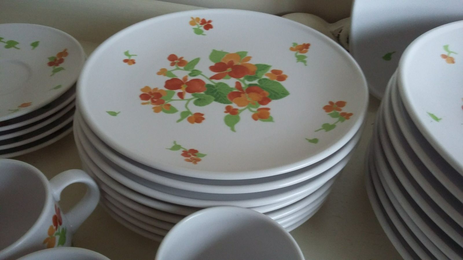 Noritake China Dinner Service ‘Happy Days’ photo 175.0
