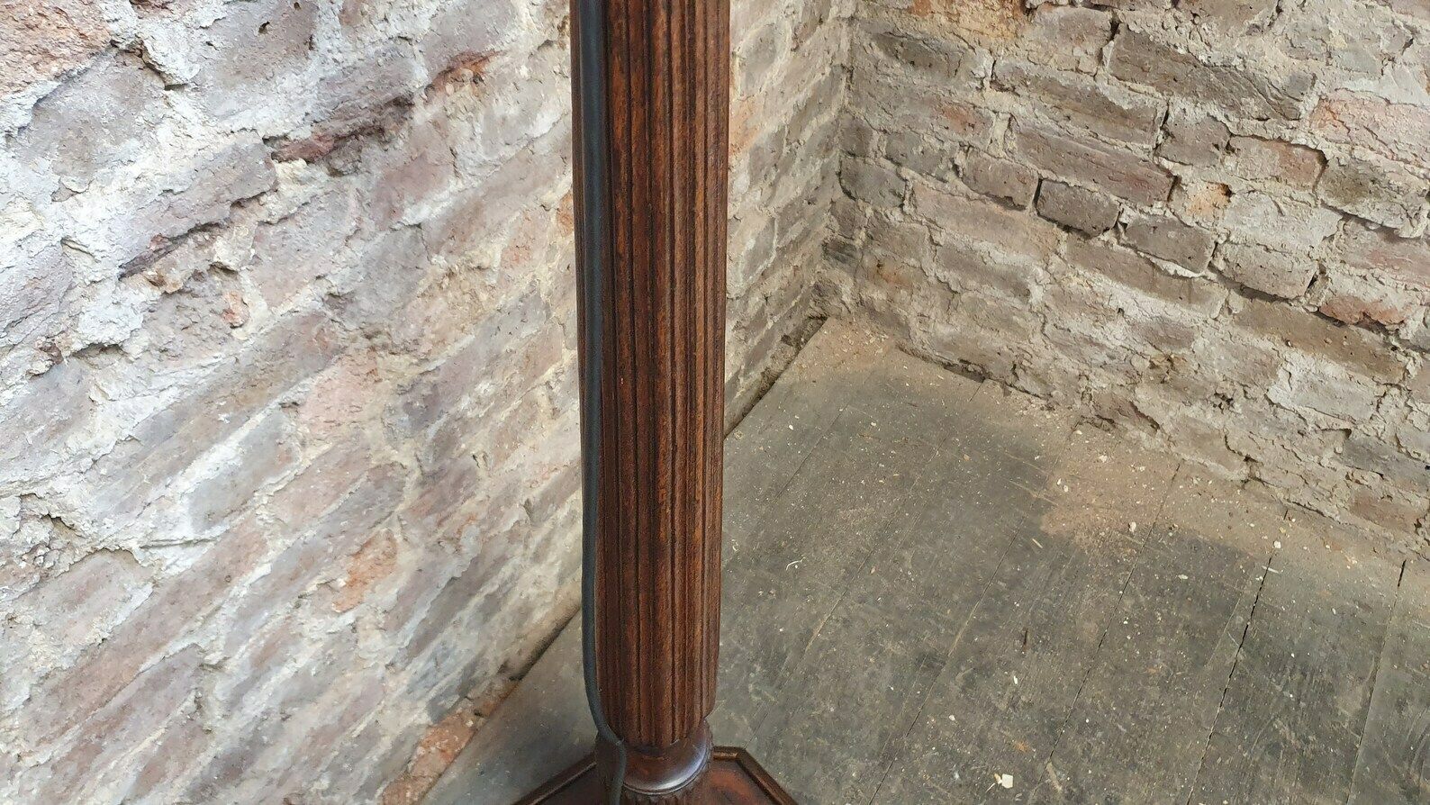 photo furniture Unique Vintage Bespoke Mahogany Standard Lamp Old Ship’s Decoration
