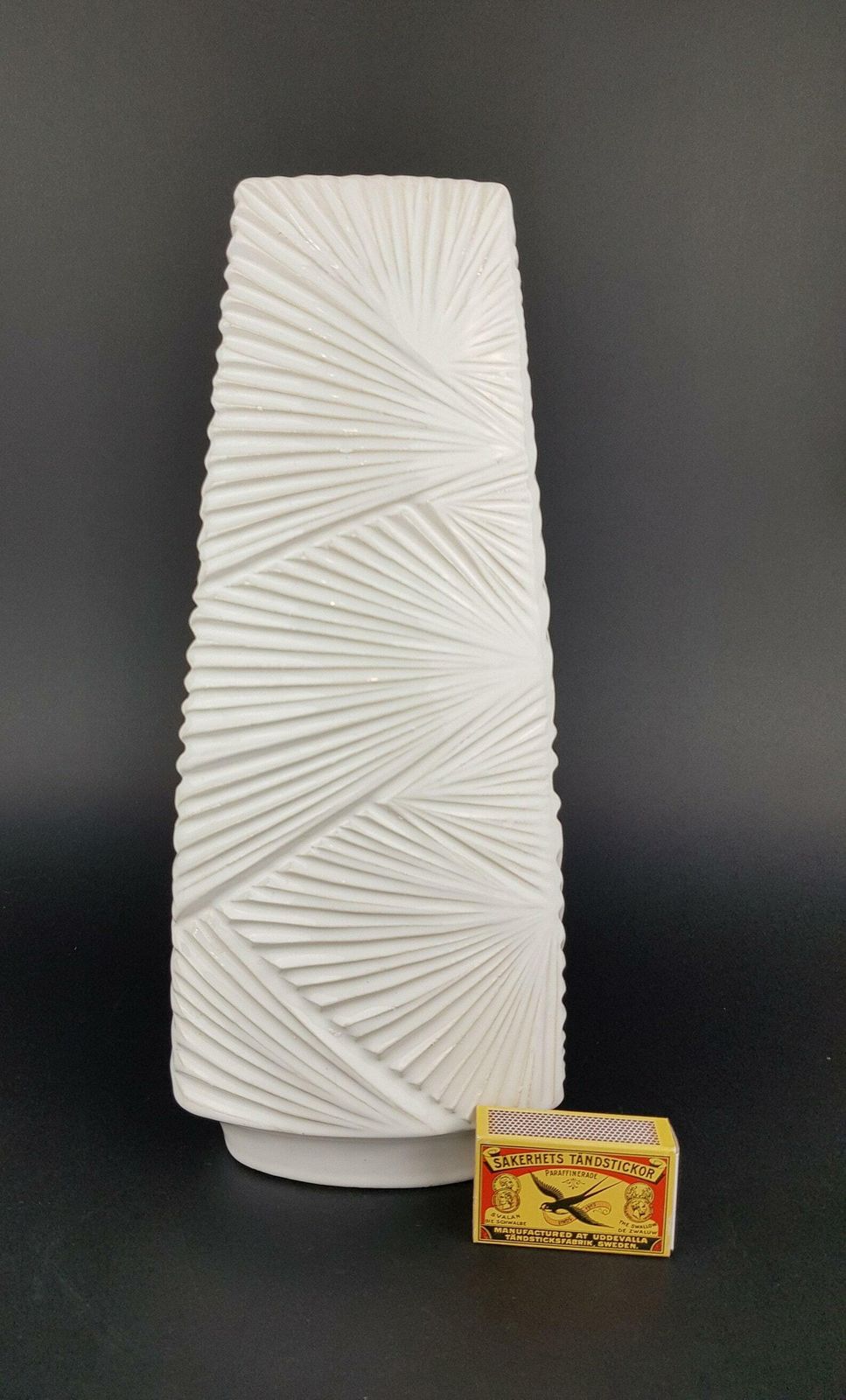 Vintage Ubelacker (ü Keramik) White Vase 1232 31 West German Pottery 1960s/70s photo furniture