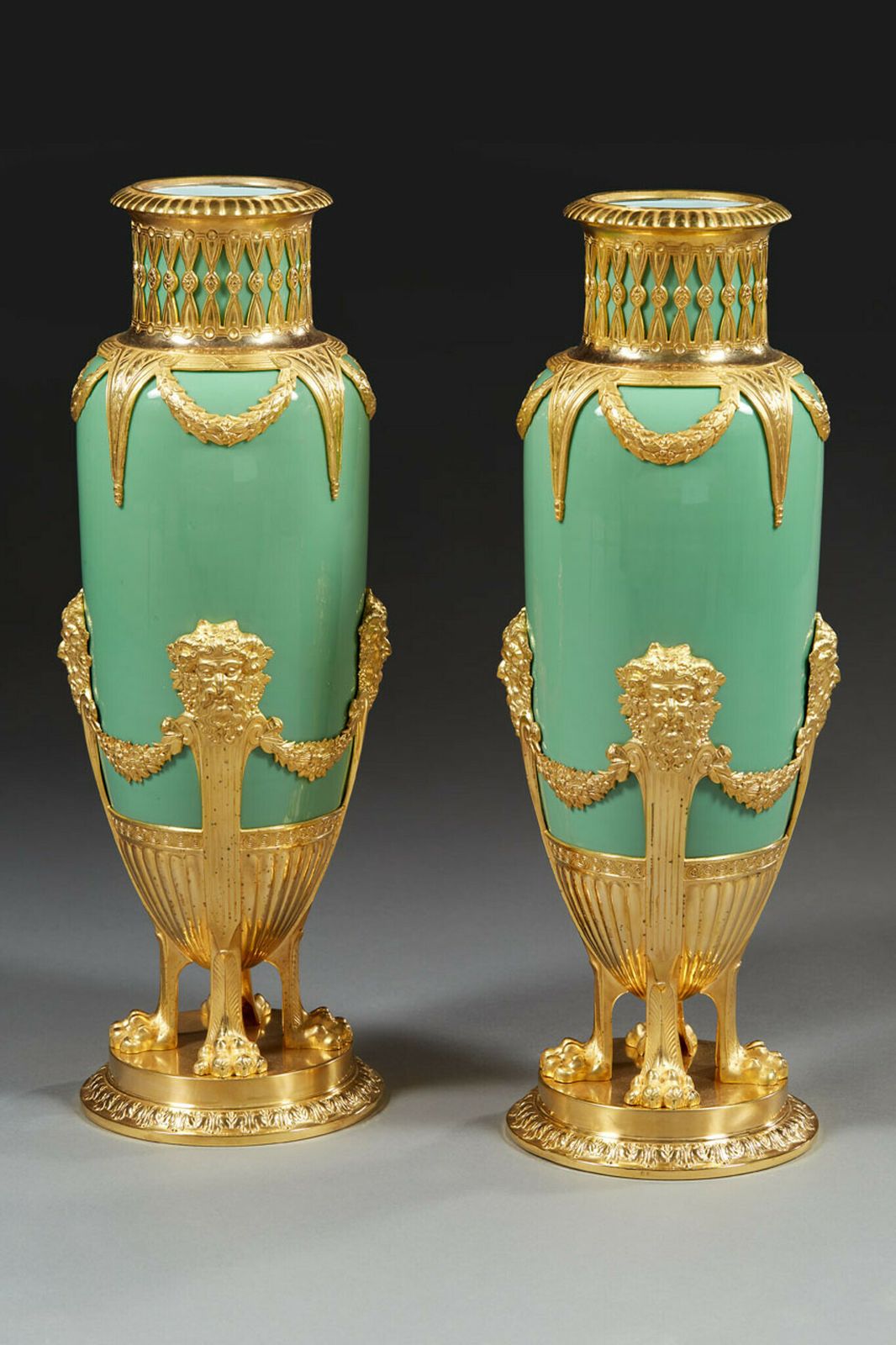 photo vintage Pair Of Late 19th Century Jade Green Opaline And Gilded Brass Vases