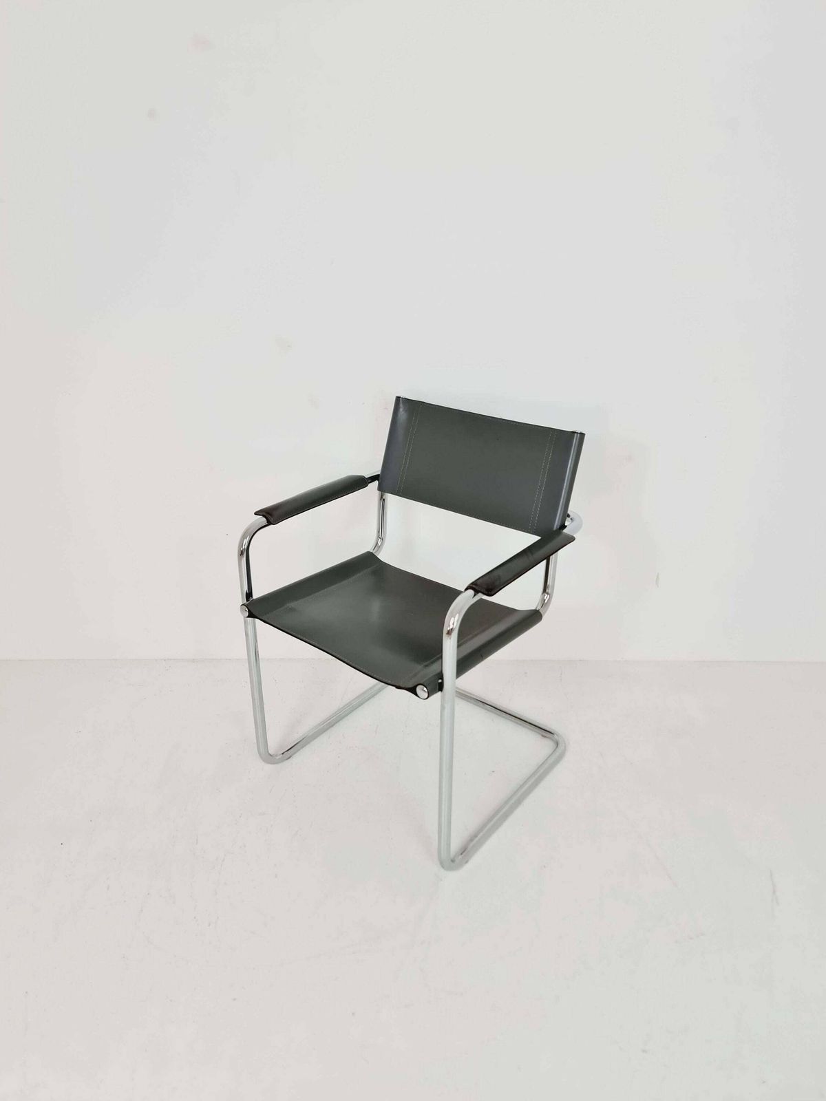 1 Of 4 Original Model Mg5 Centro Studi Desk Grey Leather Chair By Mart Stam & Marcel Breuer For Matteo Grassi, 1970s