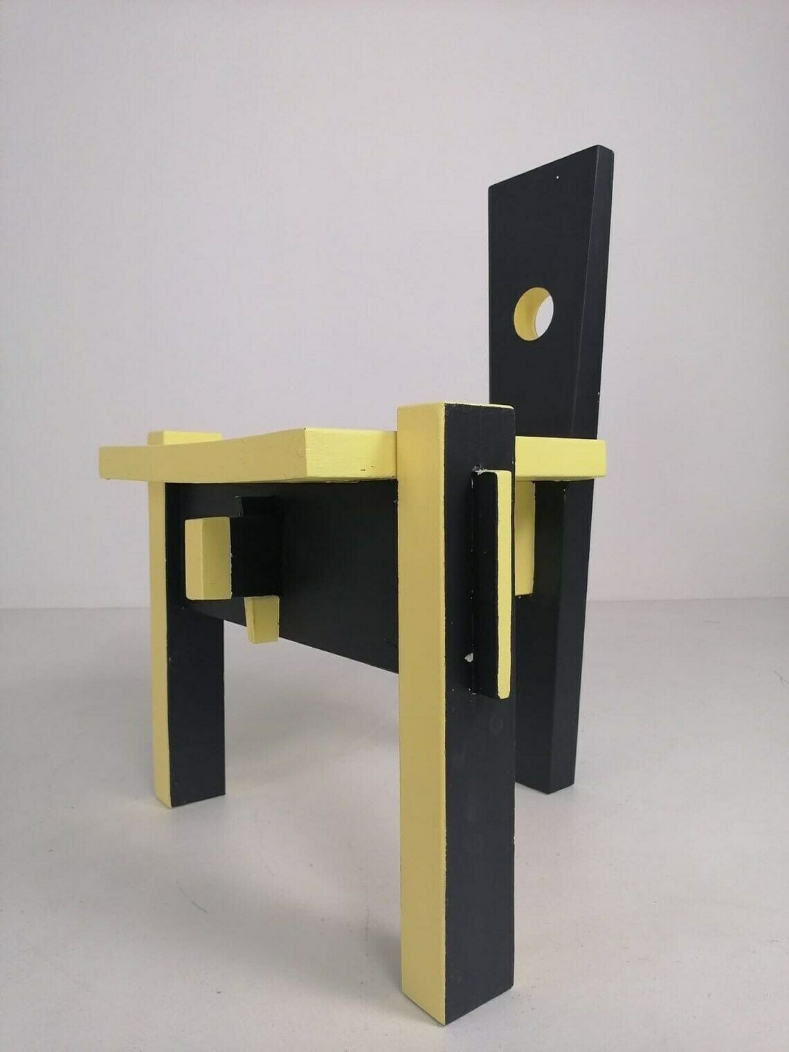 photo furniture Postmodern Period Yellow Black High Back Chair
