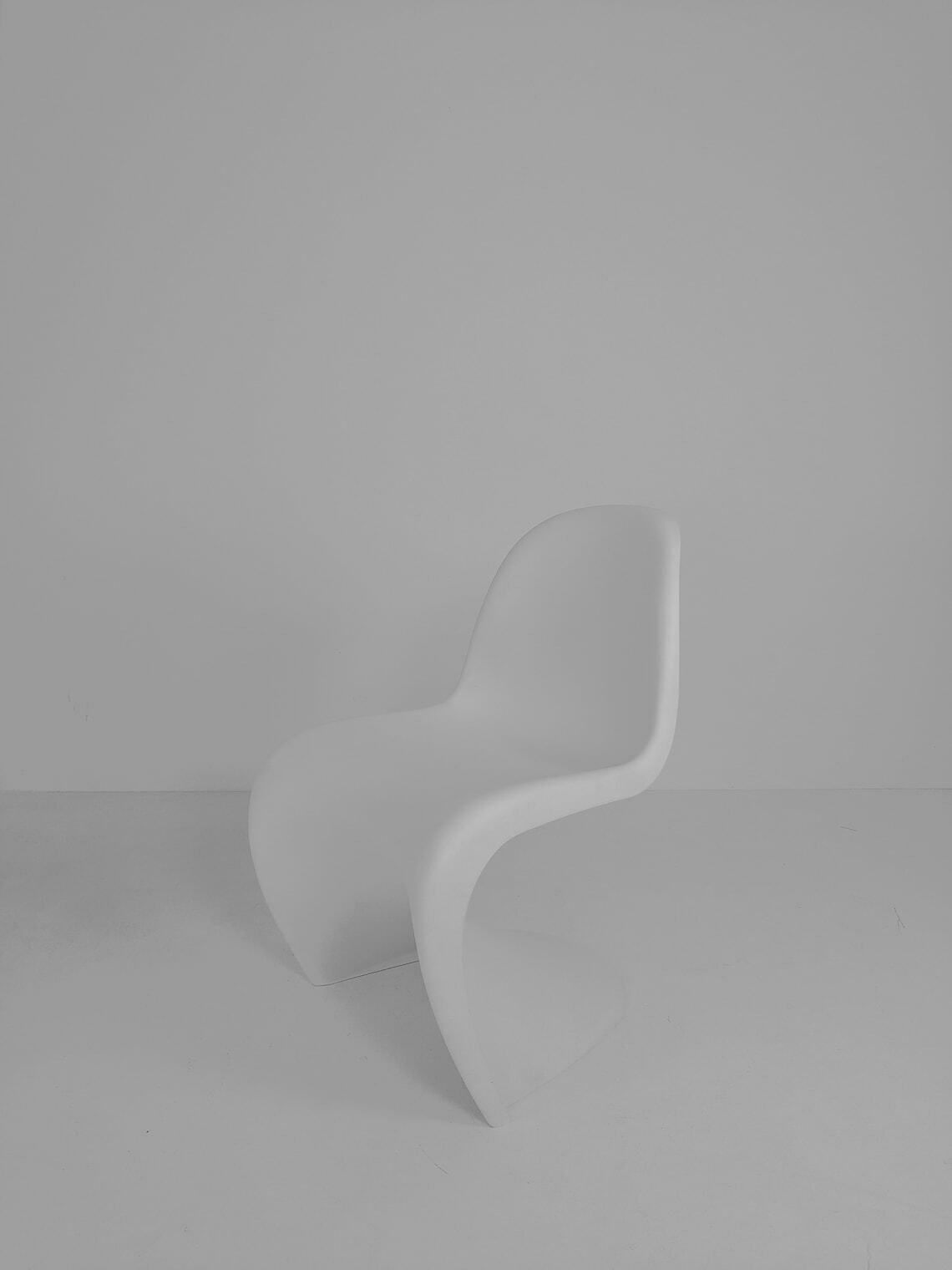 4 X Verner Panton Chairs In White From Vitra Germany photo furniture