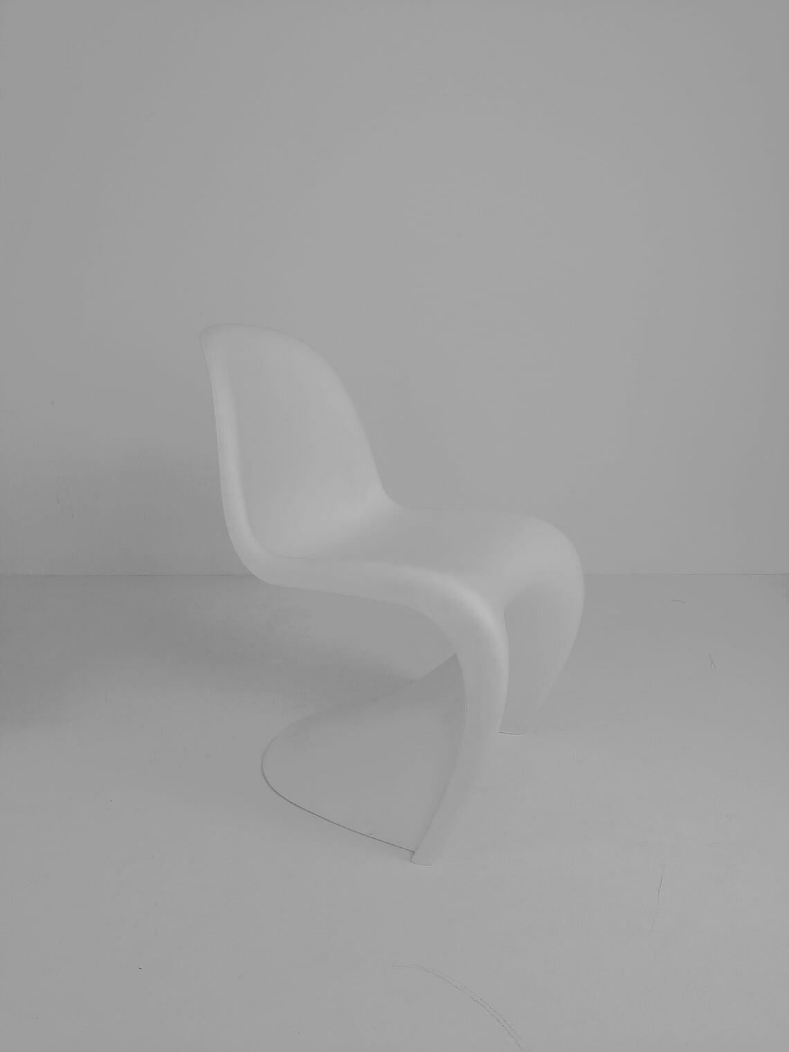 4 X Verner Panton Chairs In White From Vitra Germany photo vinterior