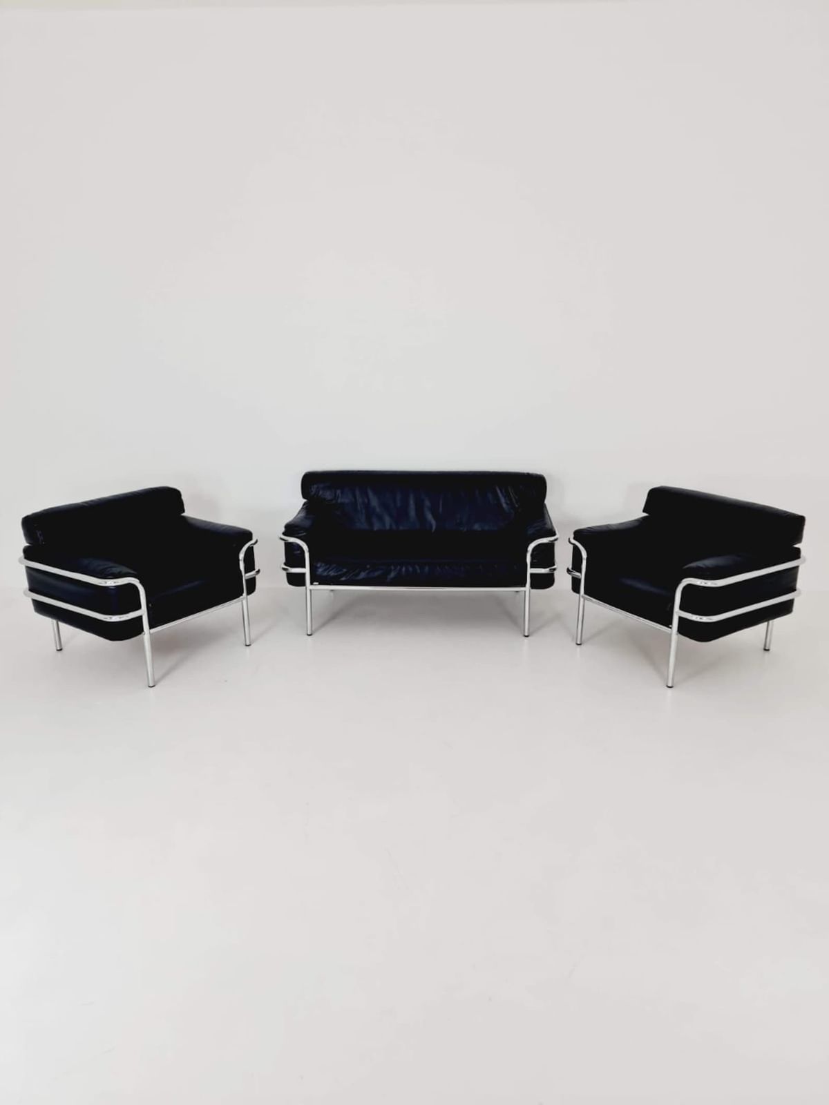 Bauhaus  Style Of Cassia Lc2 Style, 1980s Set Sofas photo for sale
