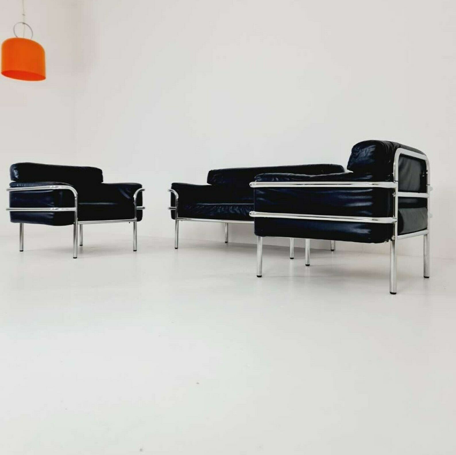 Bauhaus  Style Of Cassia Lc2 Style, 1980s Set Sofas photo Furniture