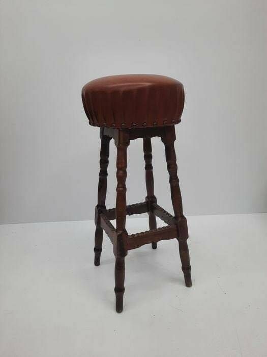 English Country Vintage Style Bar Leather Stool 1950s
