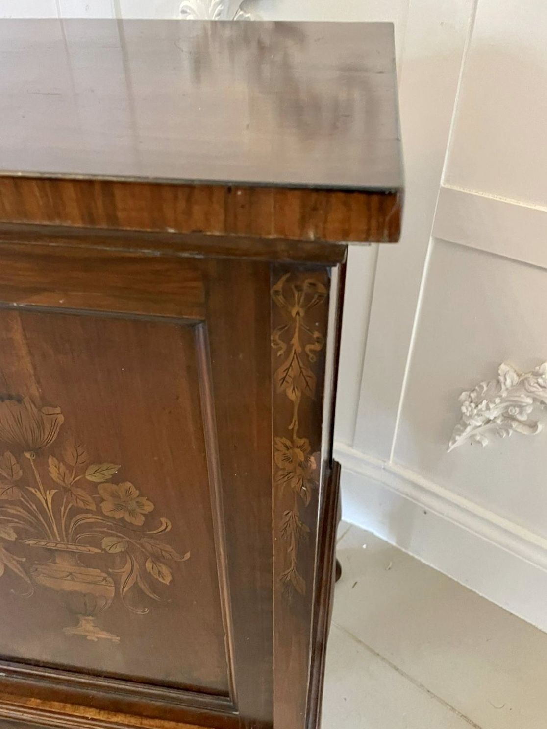 Outstanding Quality Antique 19th Century Figured Walnut Floral Marquetry Inlaid Bedside Cabinet photo for sale