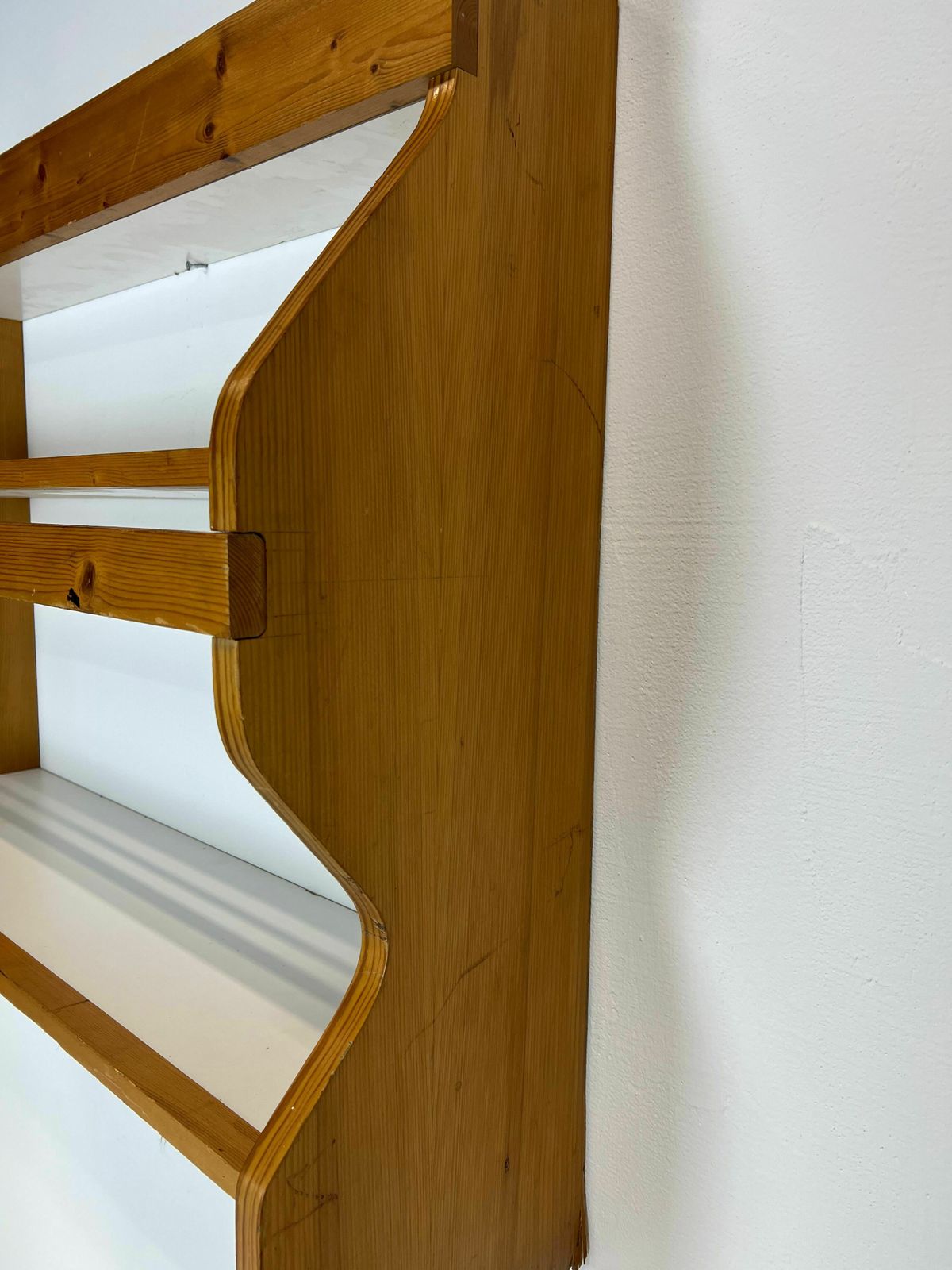 847.0 Duo Of Shelves By Charlotte Perriand photo