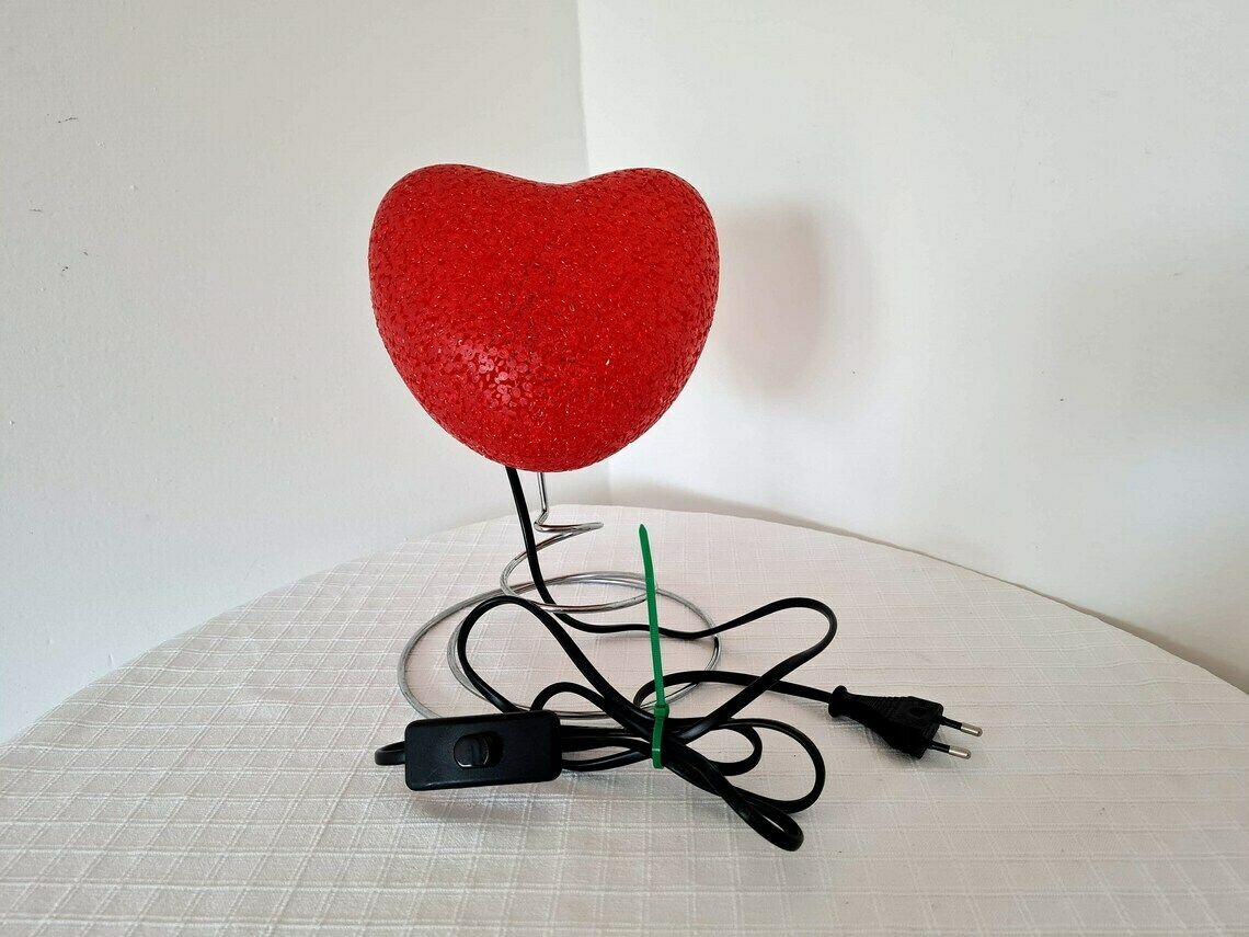 Vintage Pop Art Y2k Heart Lamp Lovely Accent Lamp photo for sale