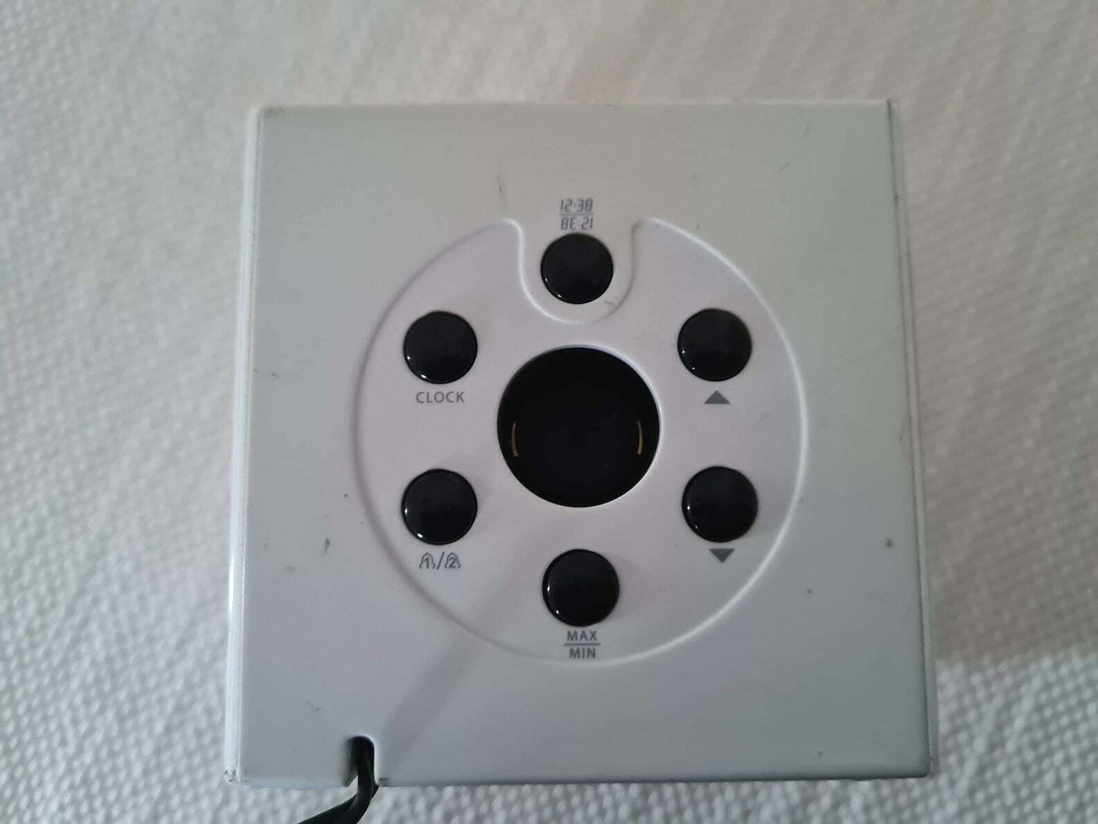 Vintage Digitale Wekker Projector Met Thermometer photo vinterior