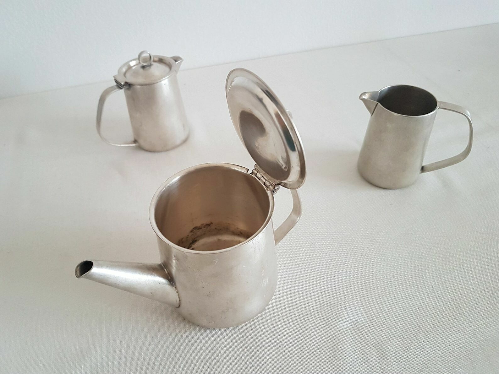 Vintage Koffieservies Van Jan čalovka Voor Sandrik A.E. – 3 Delig: Koffiepot, Melkkan, Waterkan. Duits Zilver Alpaka photo Woonaccessoires