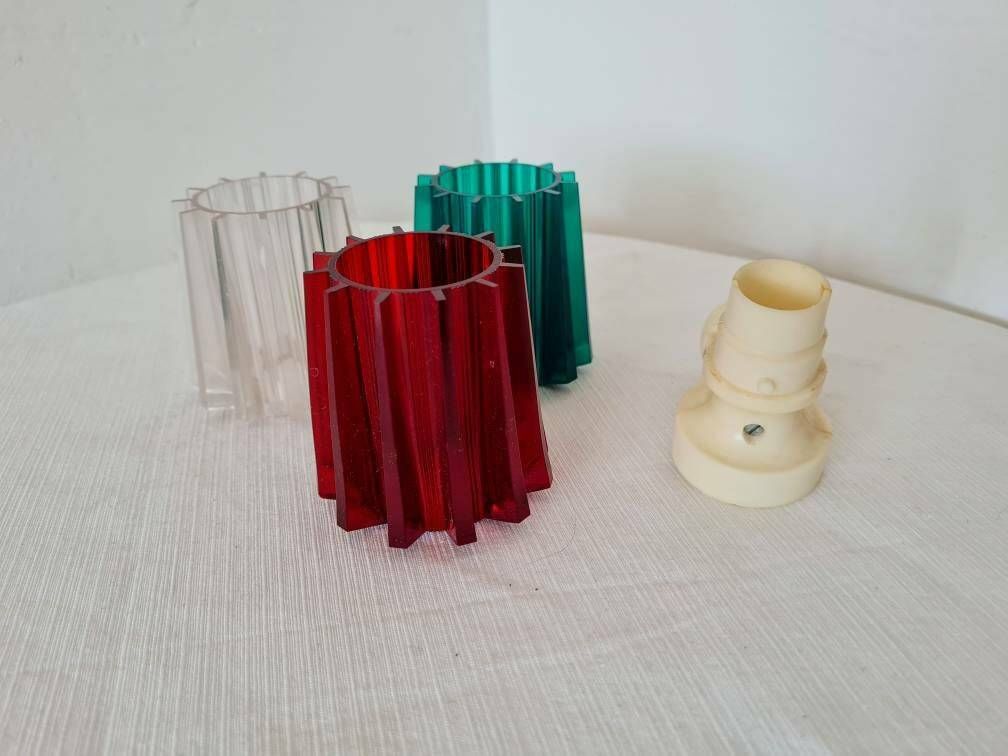 photo furniture Vintage Mid-Century nachtlamp met 3 verwisselbare kappen. Creëert een bijzondere sfeer in huis.