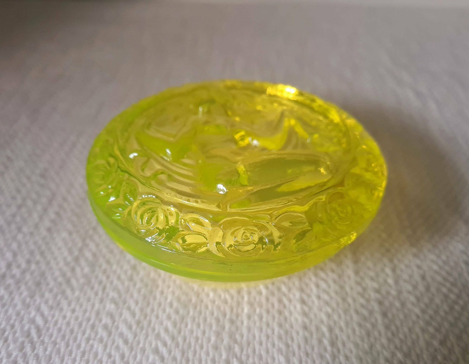 Vintage Czech Uranium Glass Dose Jewelry Box Perfect Condition Not Used