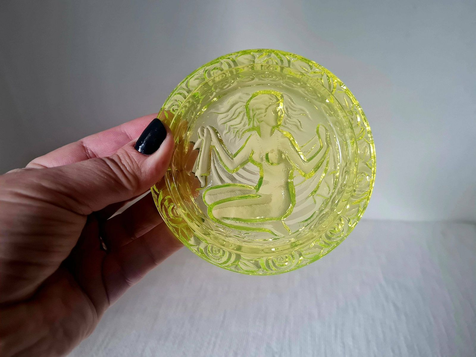 Vintage Czech Uranium Glass Dose Jewelry Box Perfect Condition Not Used photo vinterior