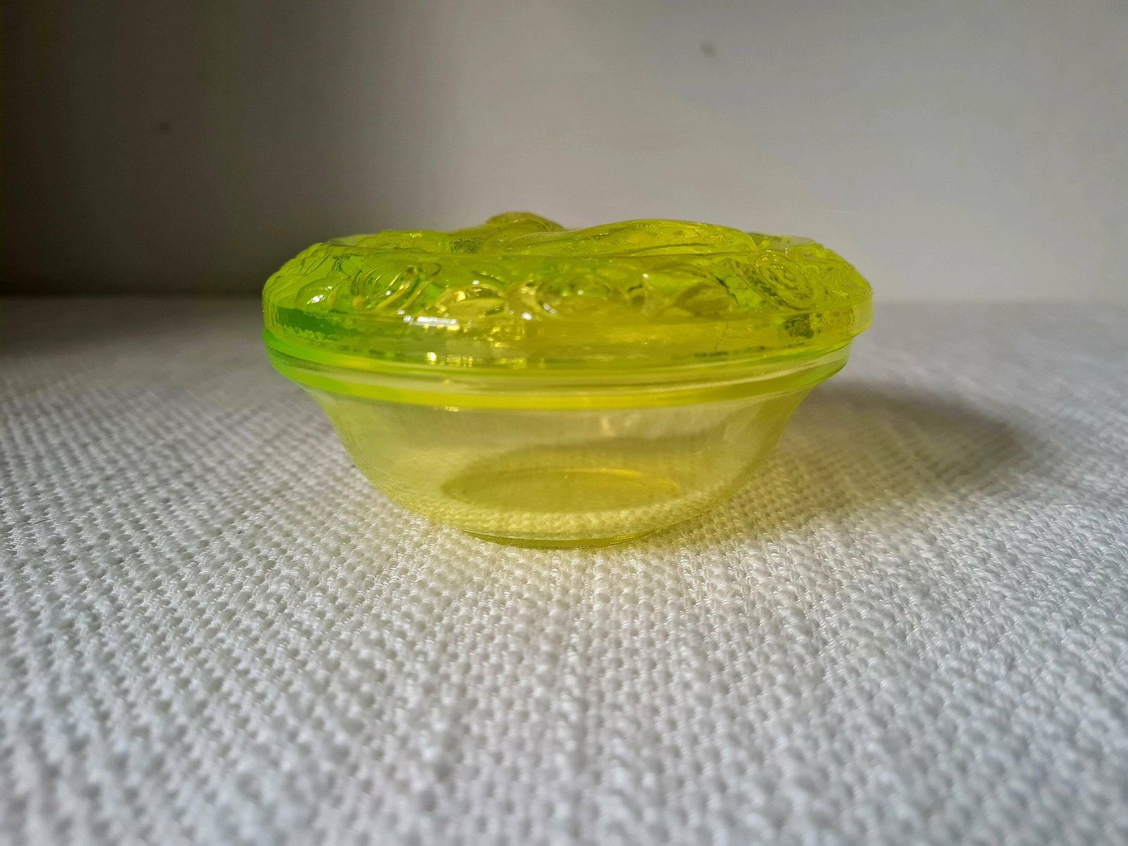 photo for sale Vintage Czech Uranium Glass Dose Jewelry Box Perfect Condition Not Used