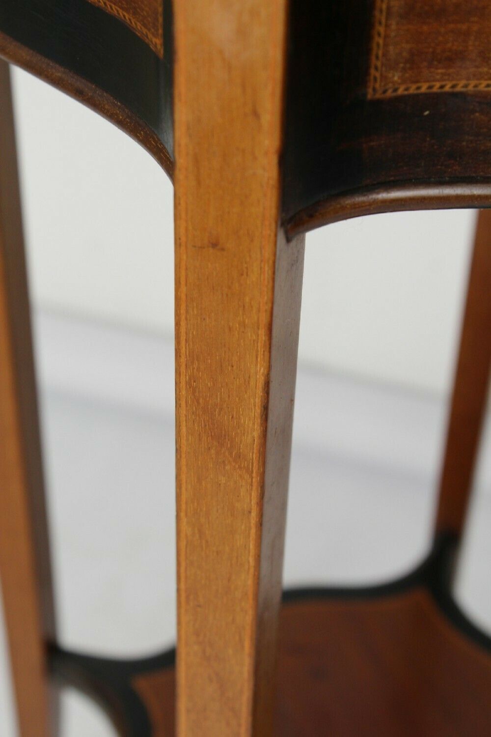 photo furniture Edwardian Mahogany & Inlaid Jardinière
