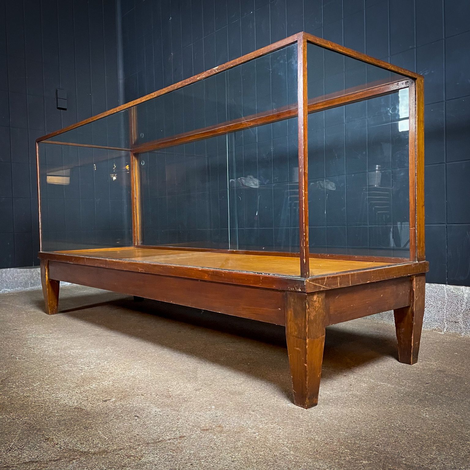 Art Deco Vitrinebalie   Ca. Jaren 1920 photo furniture
