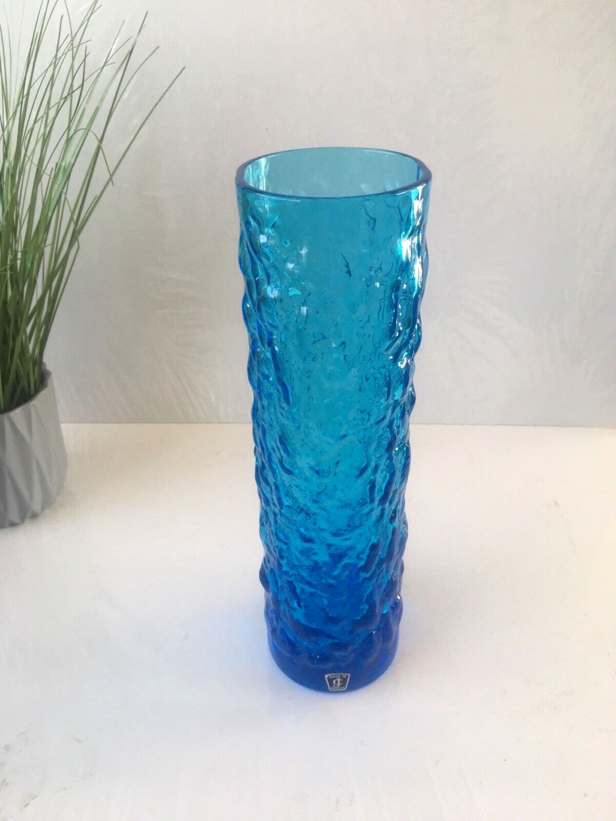 photo vinterior Large Mid Century 12" Swedish Lindshammar Glass Blue Bark Vase Jc Jones & Co