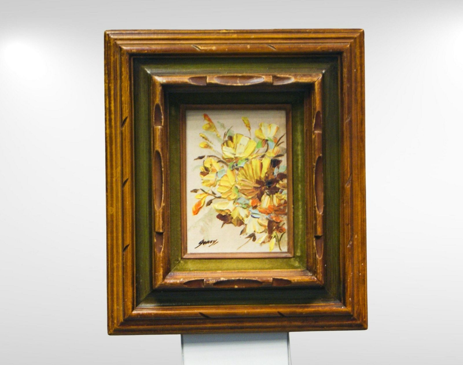 Small Oil On Canvas Flower Bouquet, Mid Century Oil On Canvas Pallet Knife Floral Painting Signed 'Garey' photo furniture