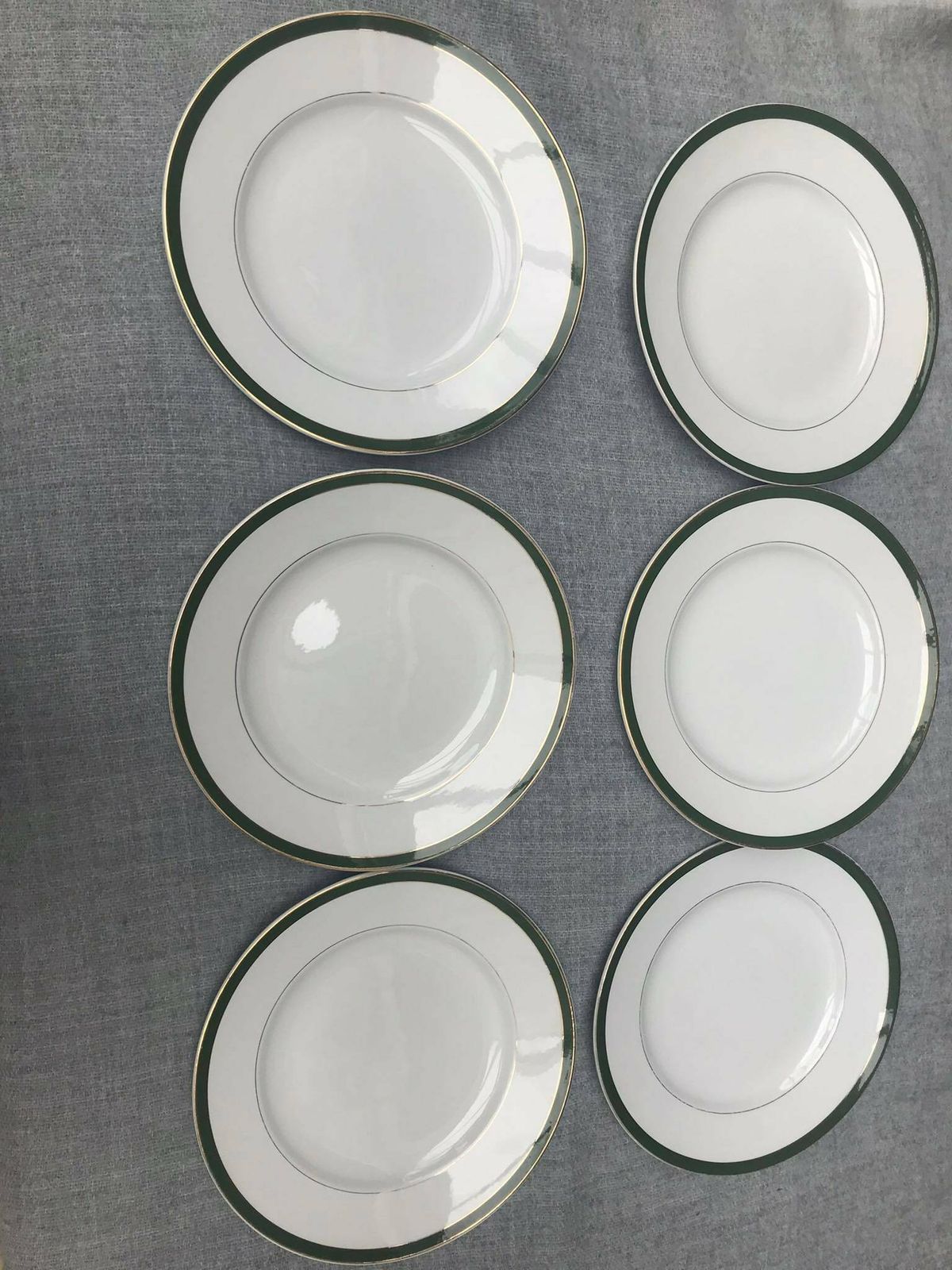 Antiek Set Van 6 Dinerborden Van Villeroy And Boch Mettlach – Groene Rand Met Gouden Bies – 19e Eeuw – Grote Borden 25,1 Cm Diameter – Duits Porselein photo furniture