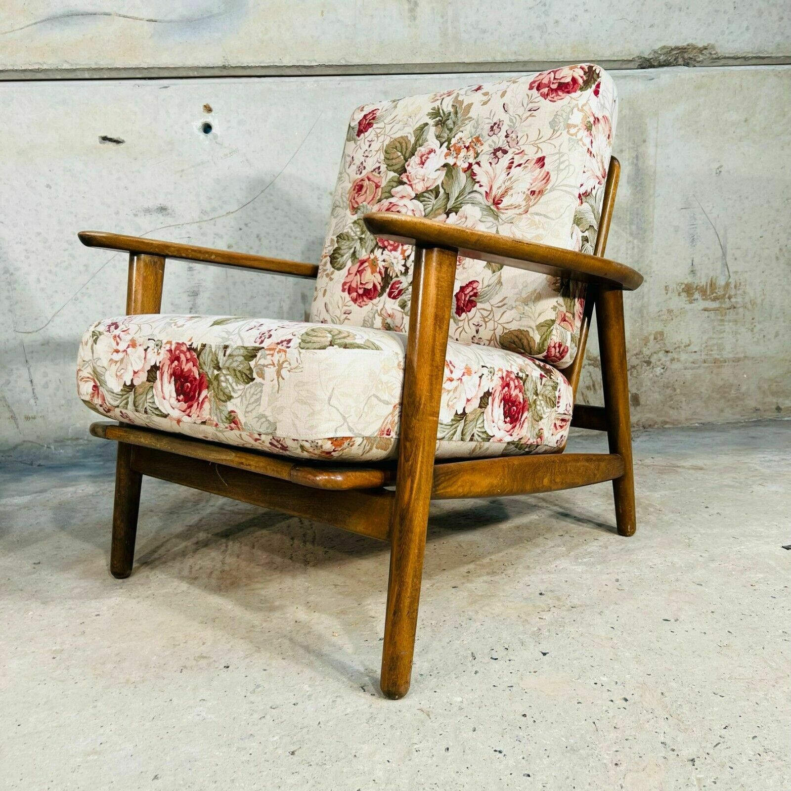photo furniture Original Danish 60s Hans Wegner Ge 240 Sofa And Pair Of Armchairs Suite