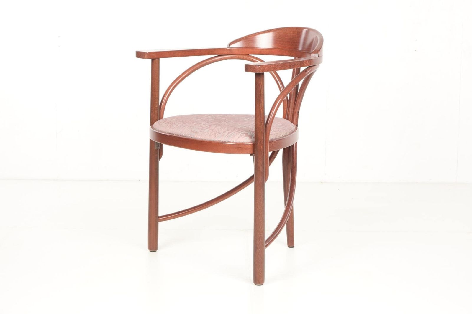 Coffee House Chair, Thonet, Three Legged, Bentwood, Beech, Vintage. photo vintage