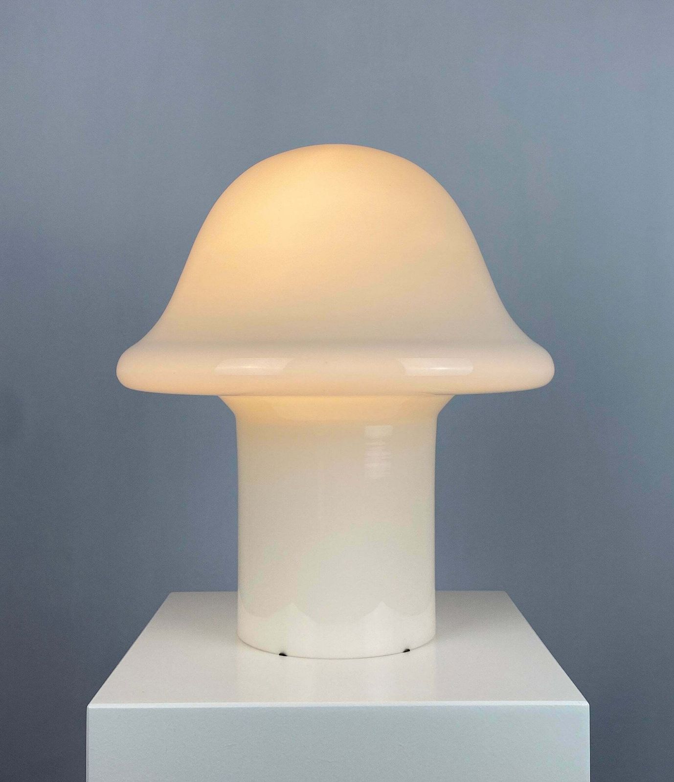 Grote Volledig Witte Glazen Paddenstoellamp Van Peill Und Putzler, Xl, Jaren 1970