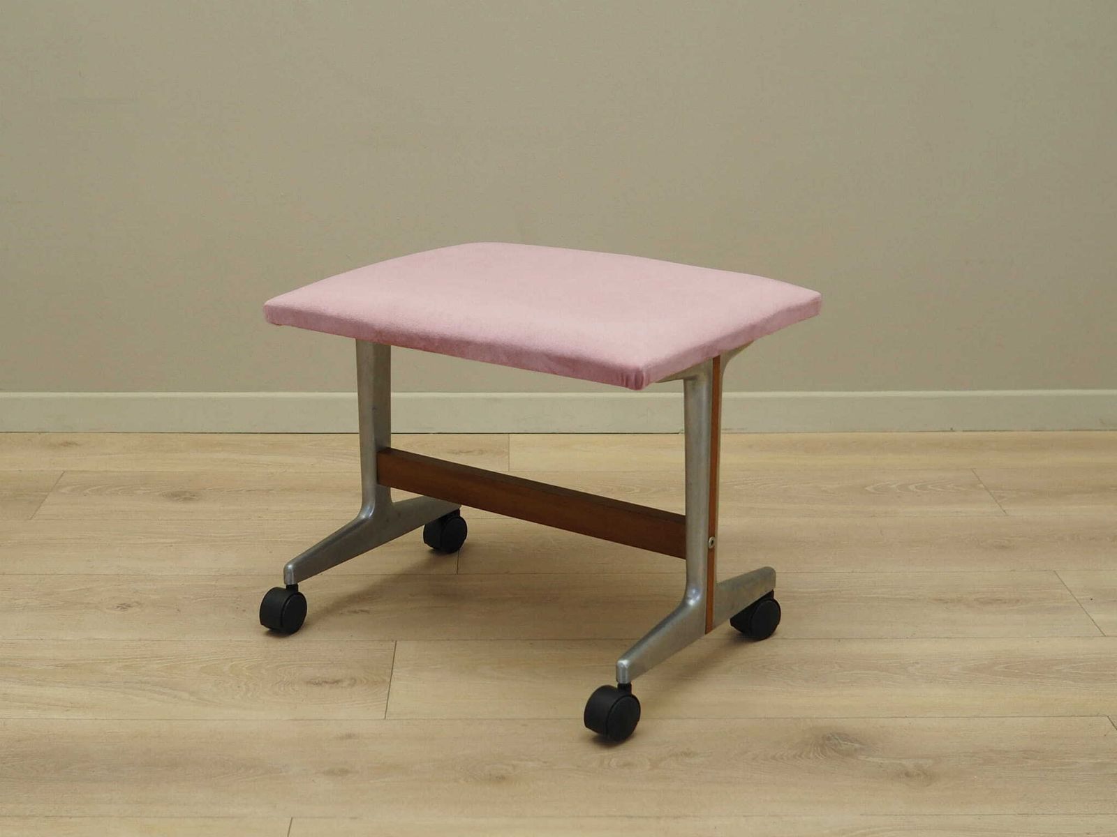 Pink Footrest, Danish Design, 1960s, Production: Denmark photo furniture