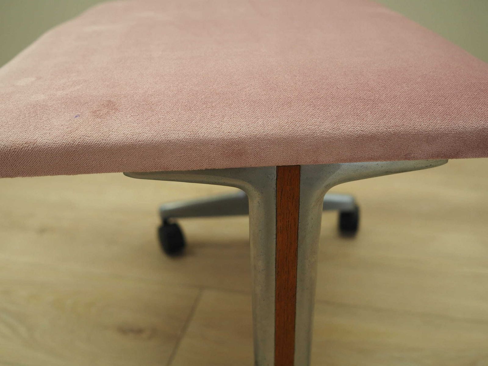 Pink Footrest, Danish Design, 1960s, Production: Denmark photo buy