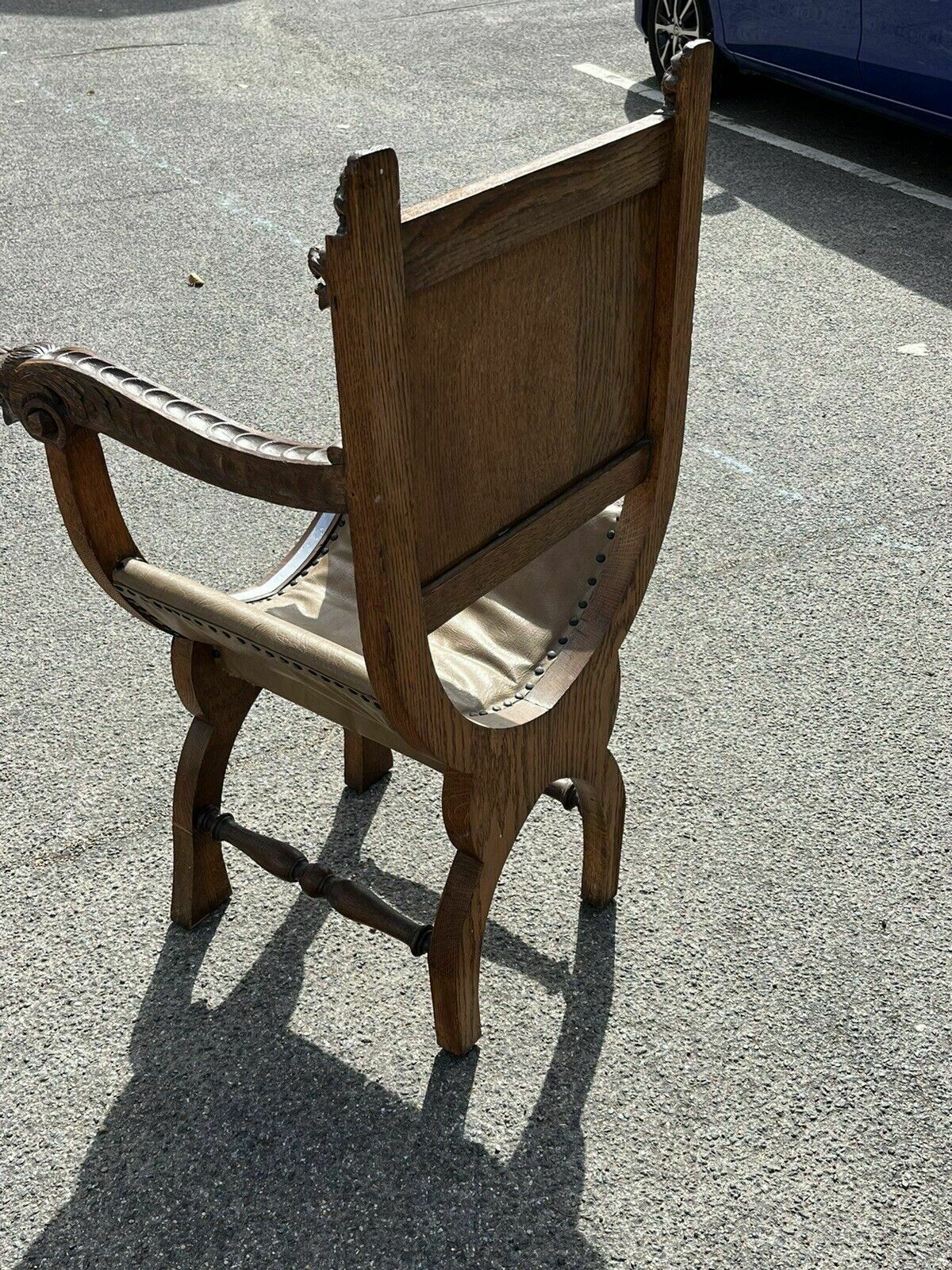 Antique Carved Oak Chair, With Carved Lion Heads Decoration photo vintage