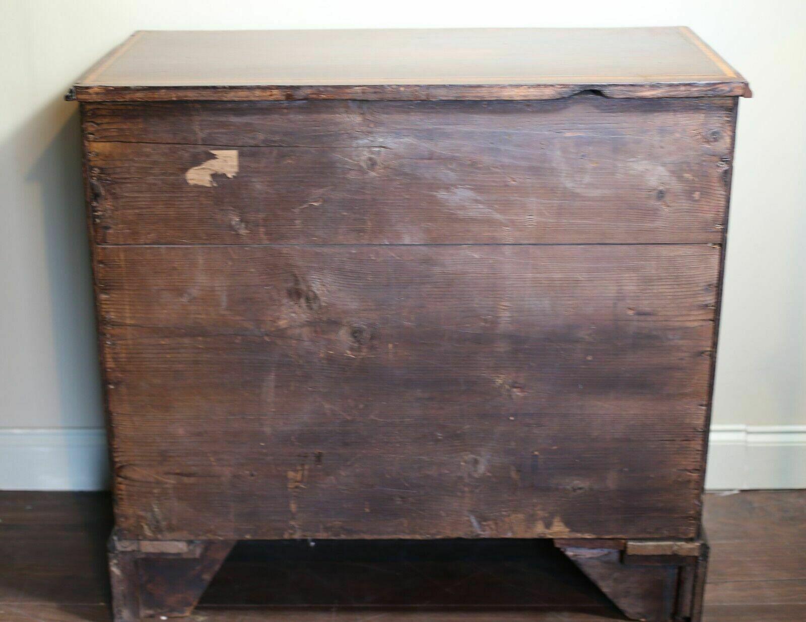 495.0 18th Century George III Mahogany Crossbanded Bachelors Chest Of Drawers photo