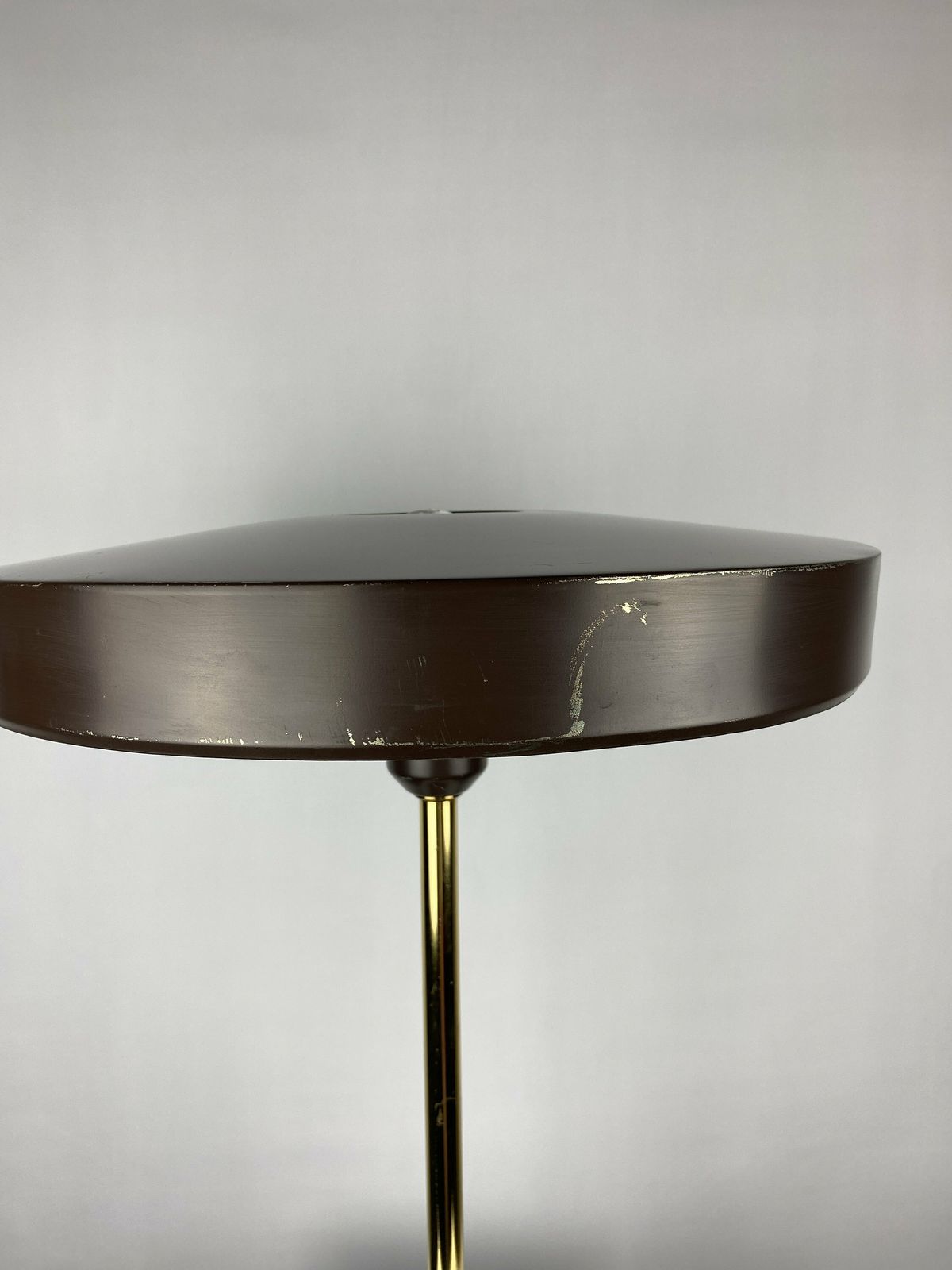 photo furniture Eén Van Acht Bruine En Gouden Tafellamp Timor 69 Van Louis Kalff Voor Philips, 1970