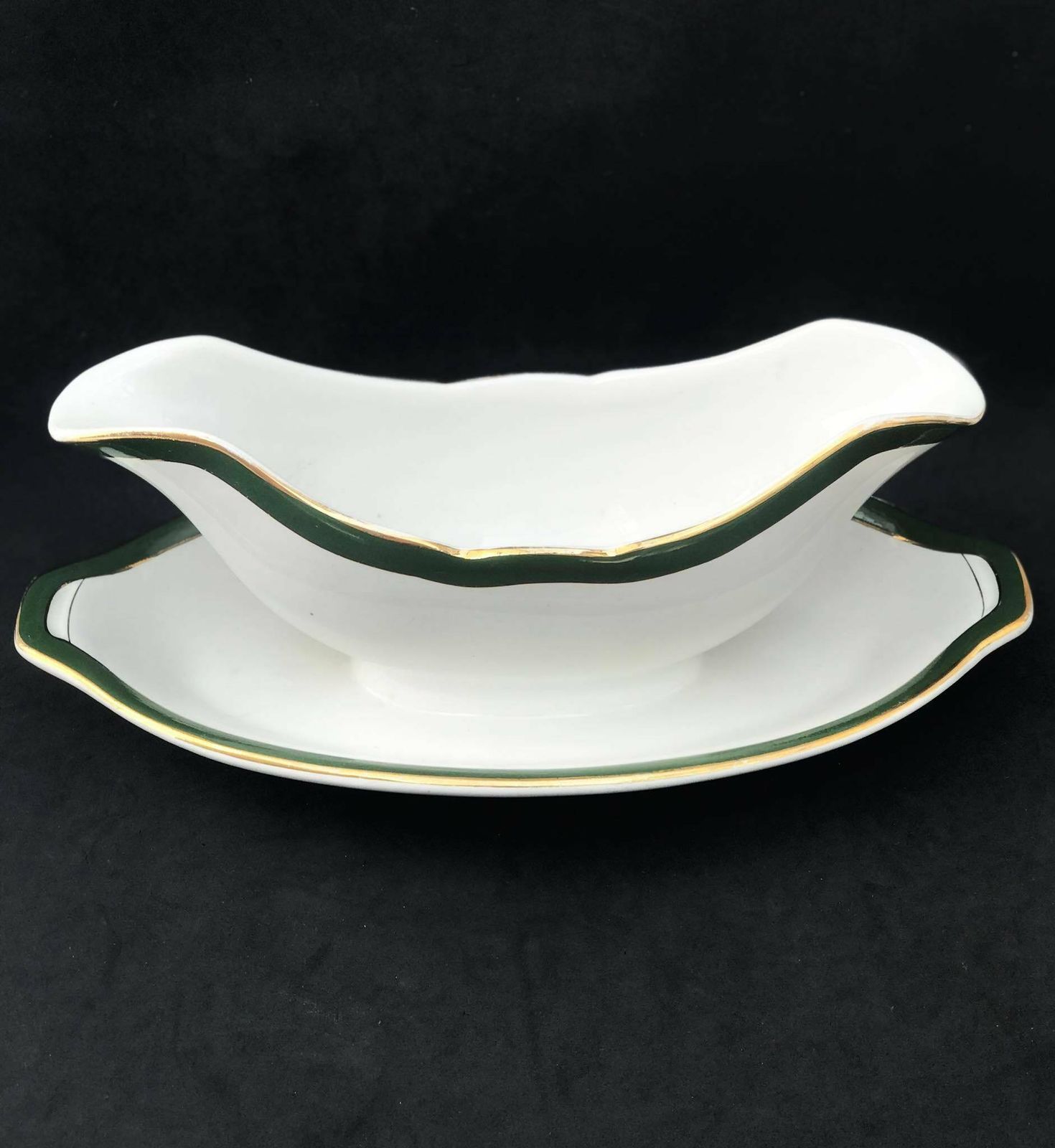 Antiek Sauskom Met Onderschotel – Villeroy & Boch Mettlach – Groene Rand Met Goud – 19e Eeuw – Duits Porselein photo furniture