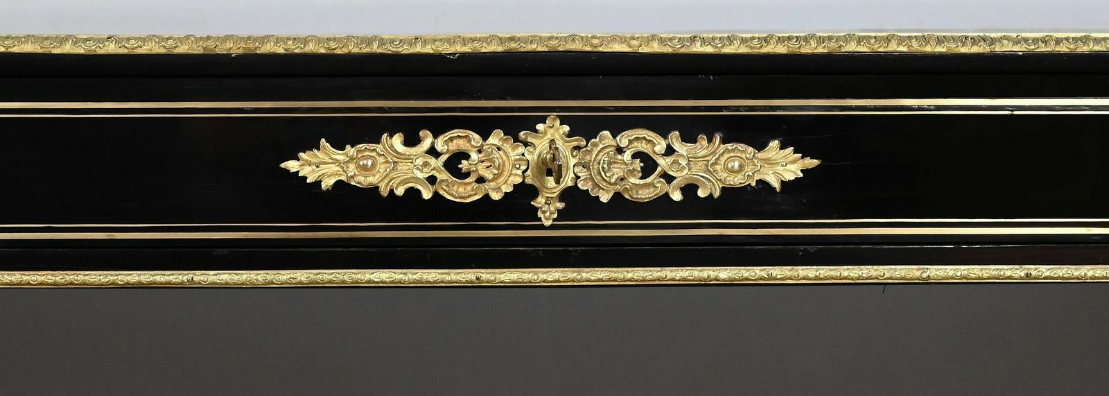 photo vinterior All Sided Desk, Napoleon III Period – Mid 19th Century