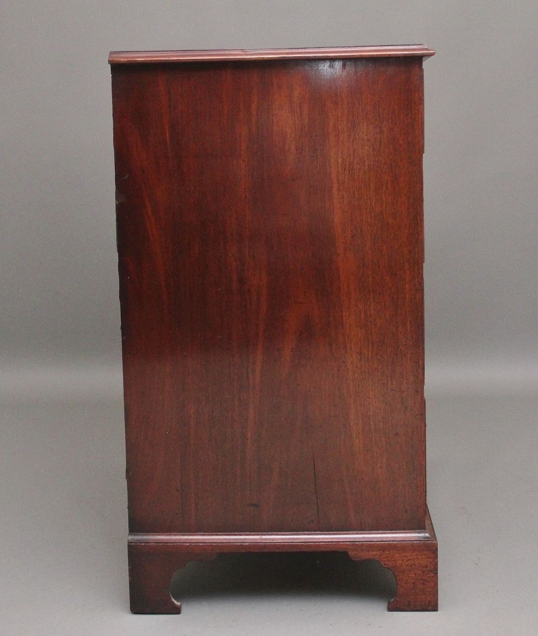 Early 19th Century Flat Fronted Mahogany Chest Of Drawers photo vinterior