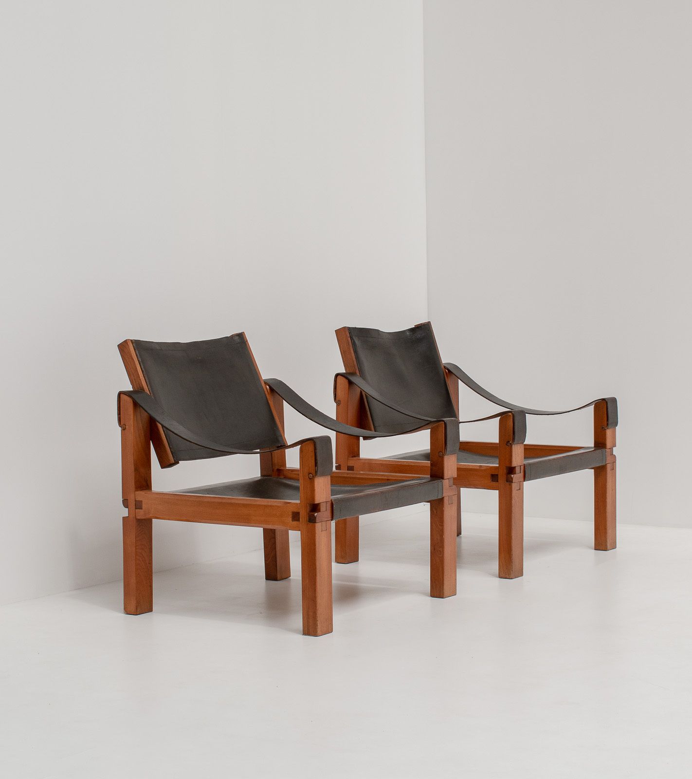 photo furniture Pair Of Pierre Chapo S10 Lounge Chairs, France, 1960s