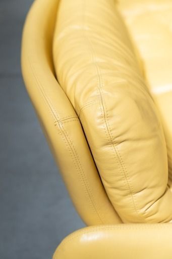 photo for sale 3 Seater Sofa And Two Armchairs In Vintage 1970 Yellow Leather, In The Style Of Ammainnati And Vitelli For Brunati