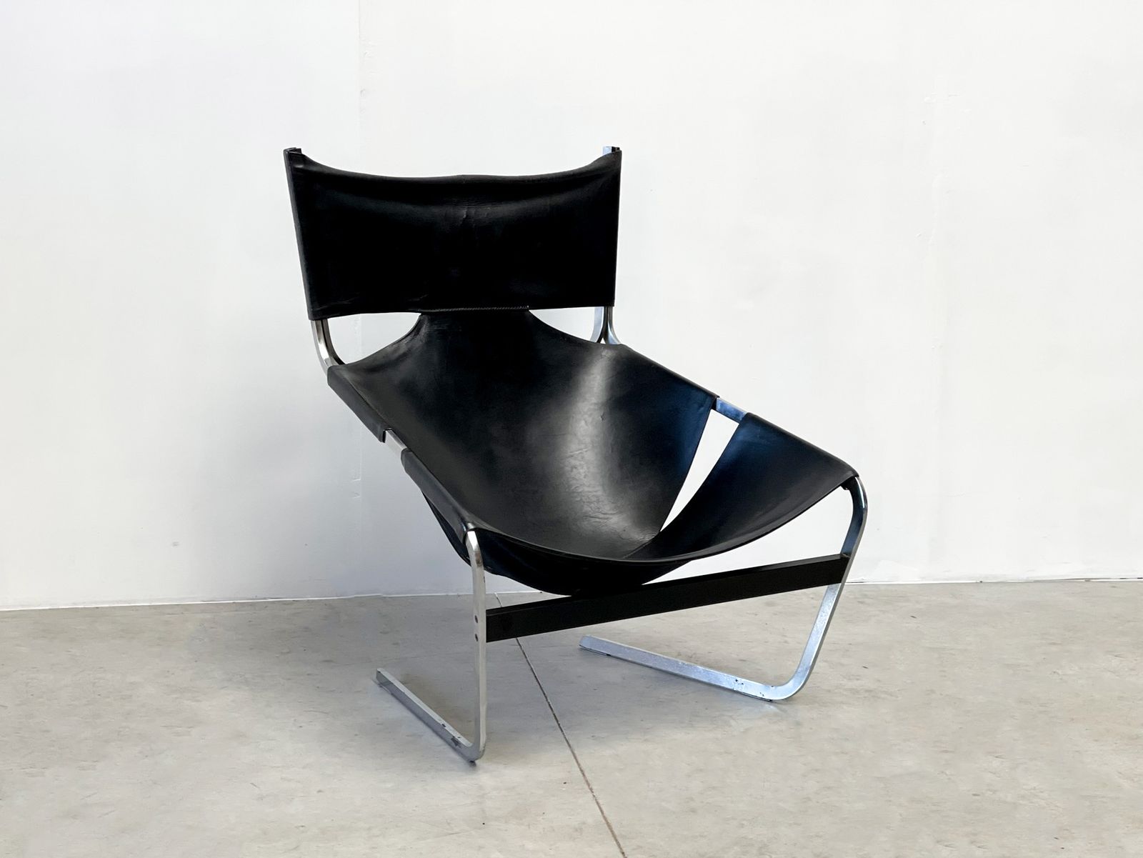 Pierre Paulin F444 Lounge Chair, 1960s photo Furniture