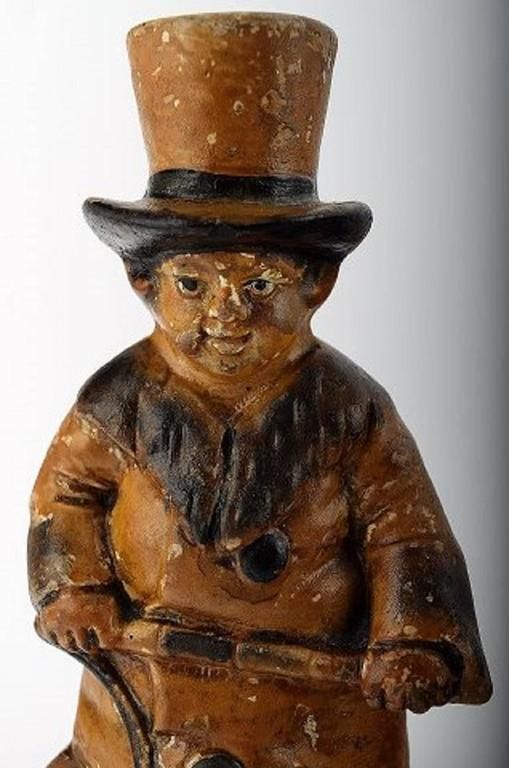 Figurine anglaise en grès d'après Charles Dickens « Oliver Twist », années 1870 photo furniture