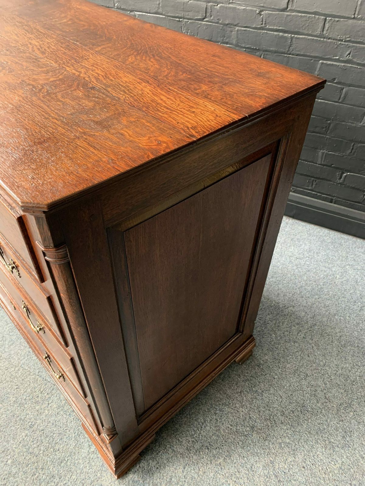 Fine Quality George III Oak Chest Of Drawers photo 2050.0
