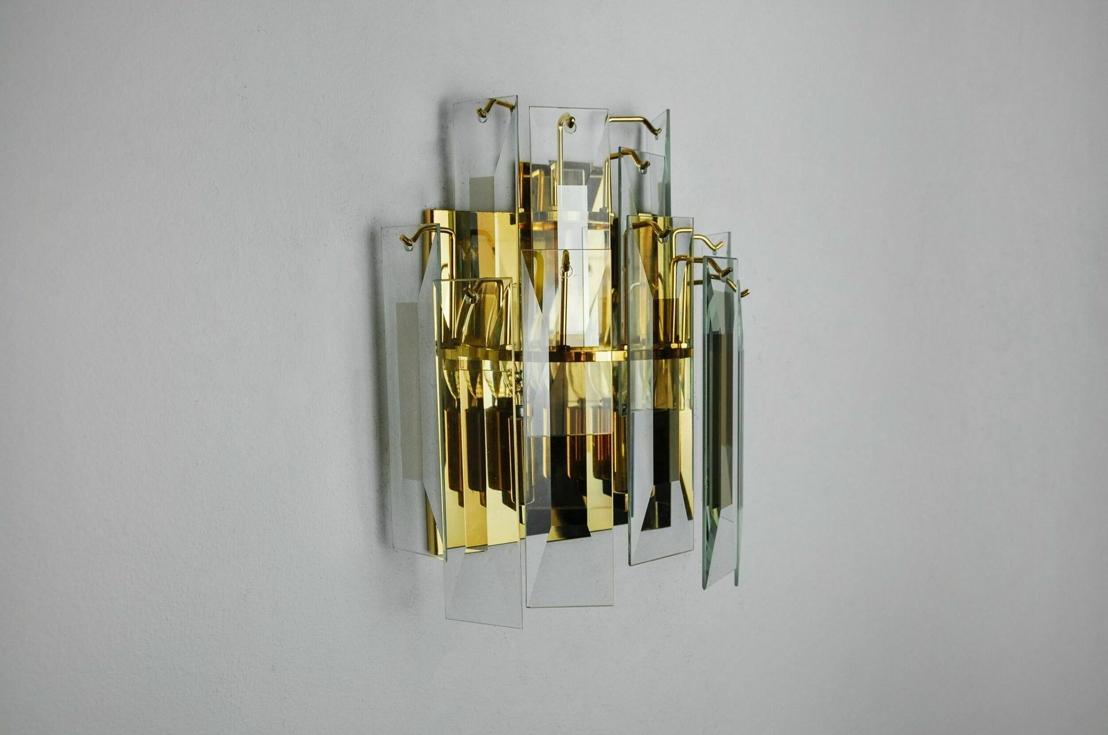 Venini Wall Lamp, Cascading Bevelled Glass, Italy, 1970 photo Lighting