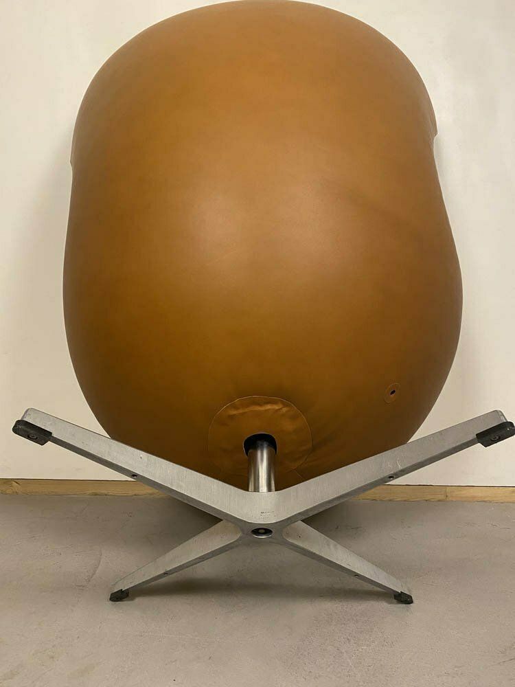Egg Chair With Ottoman By Arne Jacobsen For Fritz Hansen, 2004, Set Of 2 photo for sale