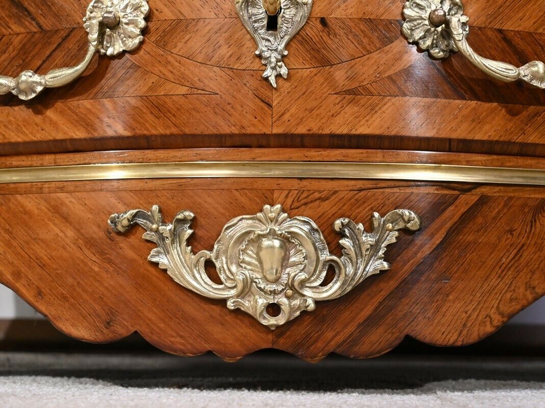 photo vintage Small Chest Of Drawers Tombs D'entre Deux In Bois De Violette And Bois De Rose, Louis XIV Style   2nd Half Of The 19th Century