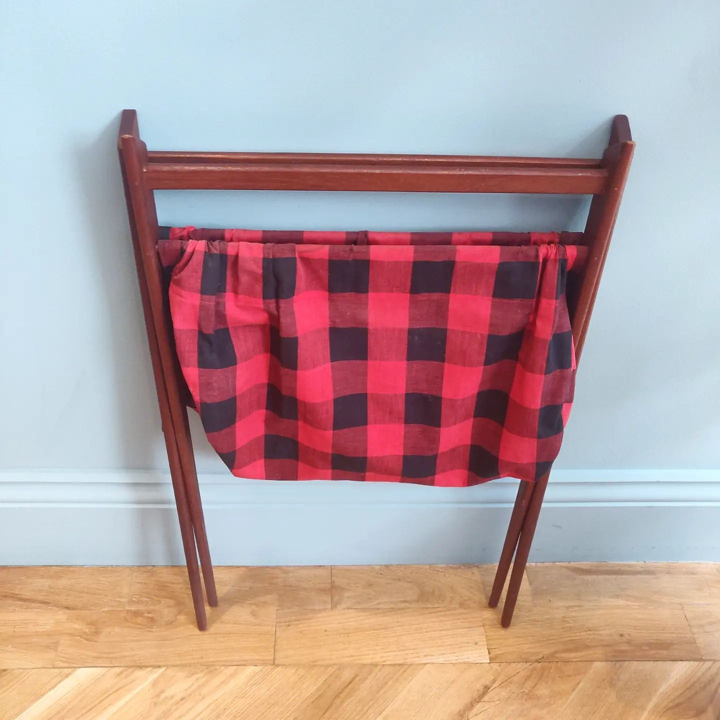 Mid 20th Century Folding Teak Magazine Rack / Wool Basket photo 145.0
